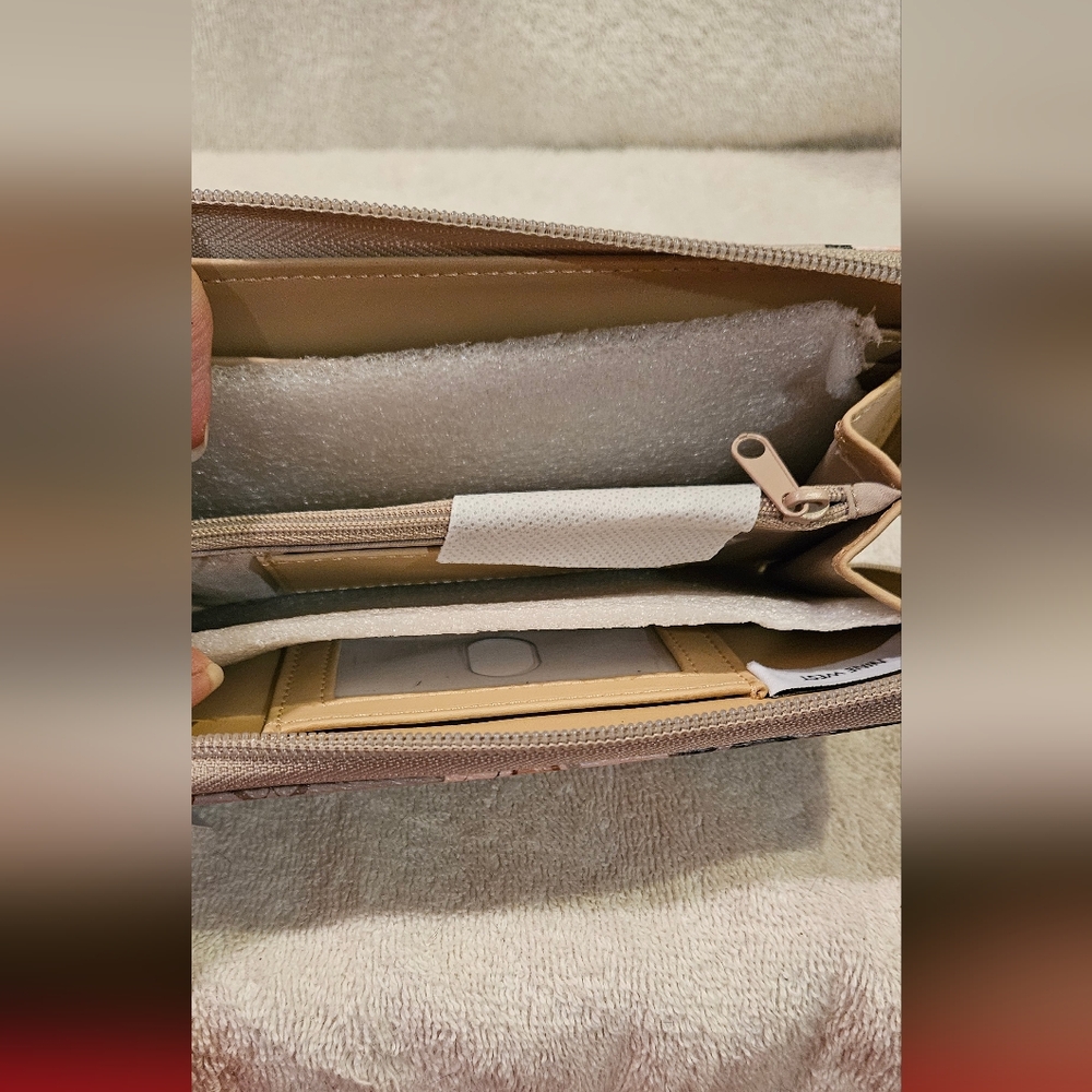 NINE WEST WALLET - Picture 4 of 4